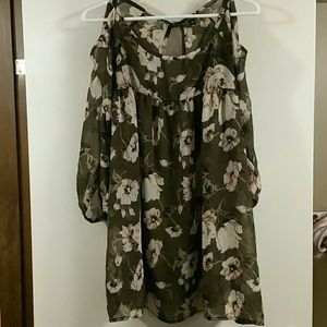 Torrid NWOTs Sheer Cold Shoulder Top